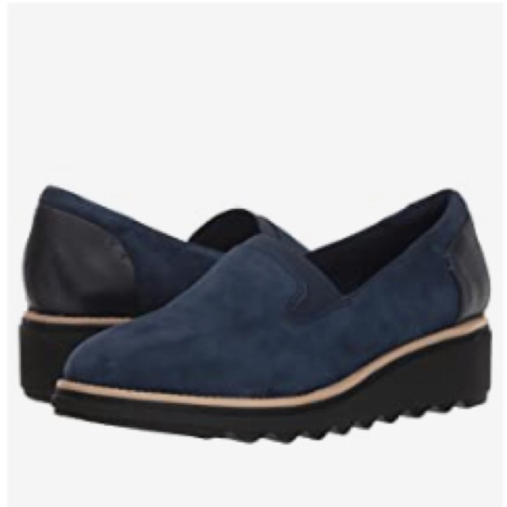 Clarks navy blue women’s loafers size 9.5W.